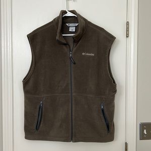 Dark khaki Columbia fleece vest